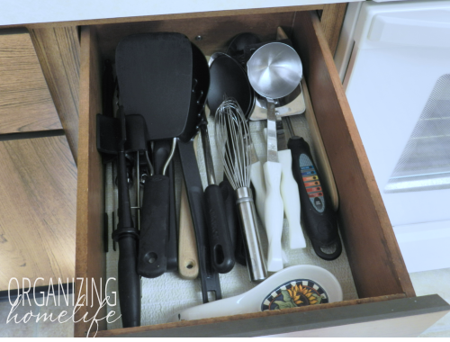 http://www.organizinghomelife.com/wp-content/uploads/2013/10/Cooking-Utensils.png