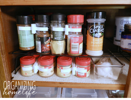 http://www.organizinghomelife.com/wp-content/uploads/2013/10/How-to-Organize-Spices-Frugally.png