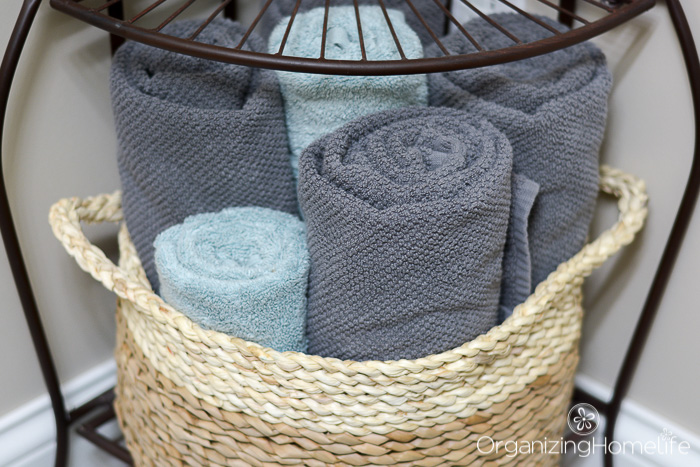 Extra Guest Towels | Organizing Homelife